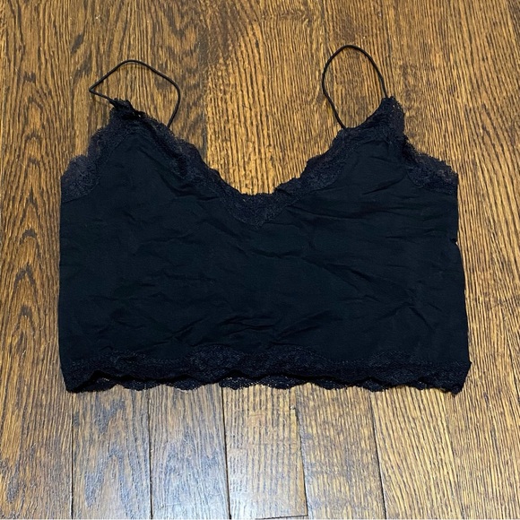 Bundle: EUC Forever 21 cropped camisoles - Picture 5 of 6